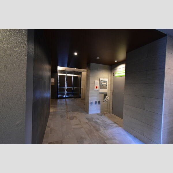 現地周辺 (エントランスロビー)