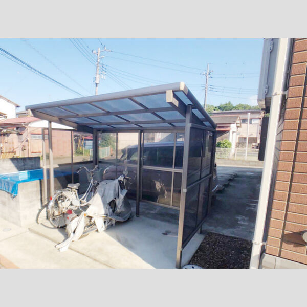 現地周辺 (駐輪場)