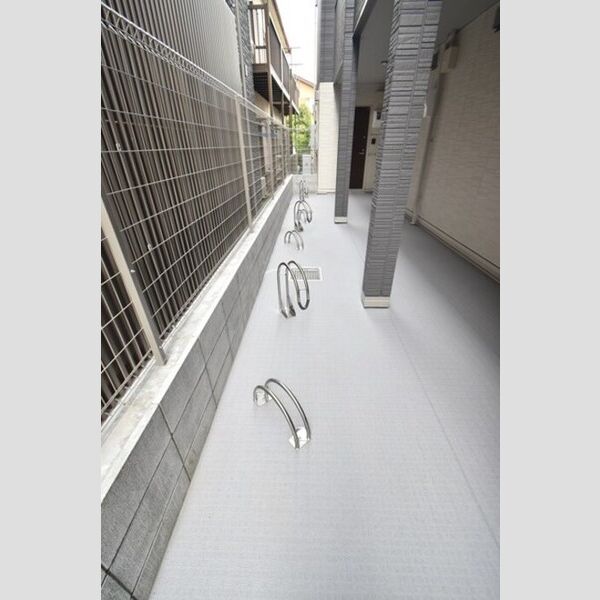 現地周辺 (♪駐輪場♪)