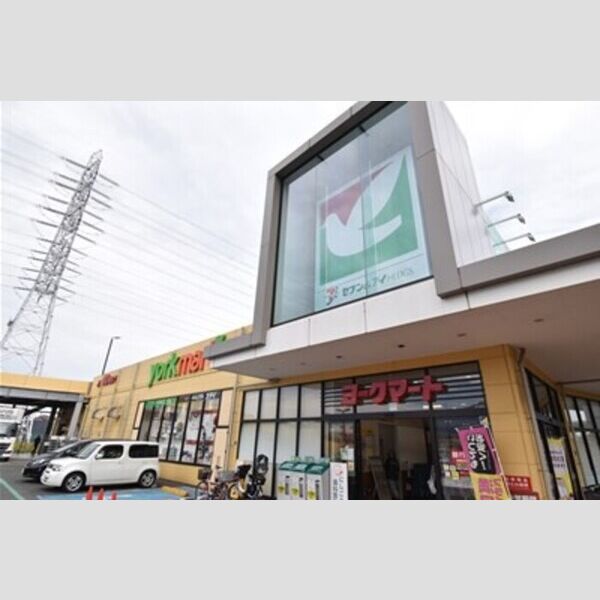 現地周辺 (♪徒歩11分(約832メートル)です♪)