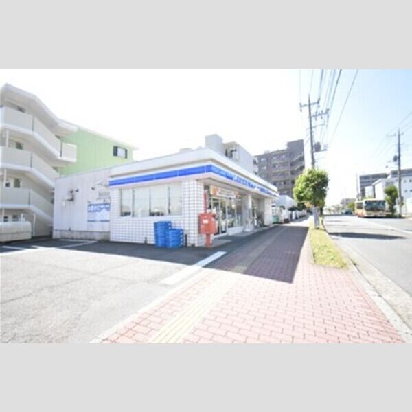 現地周辺 (コンビニ)