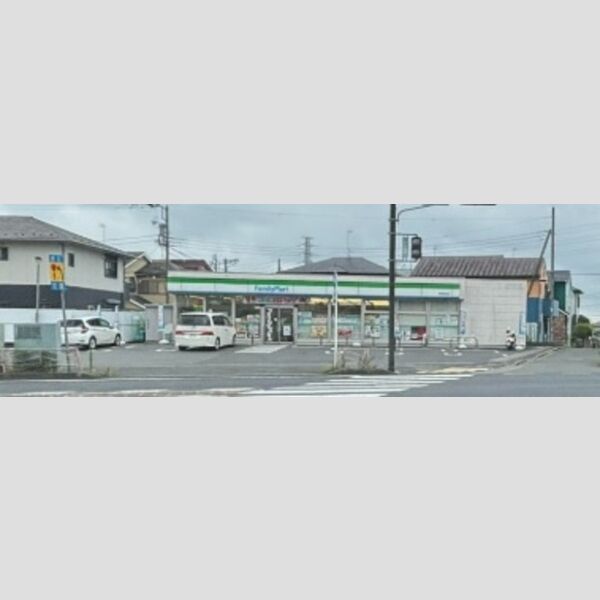 現地周辺 (ファミリーマート伊勢原桜坂店260メートル徒歩4分)
