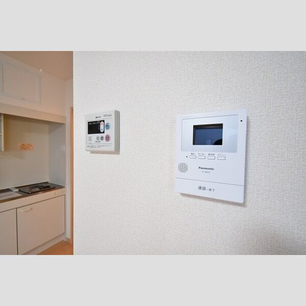 その他設備 (TVモニターホン&給湯)