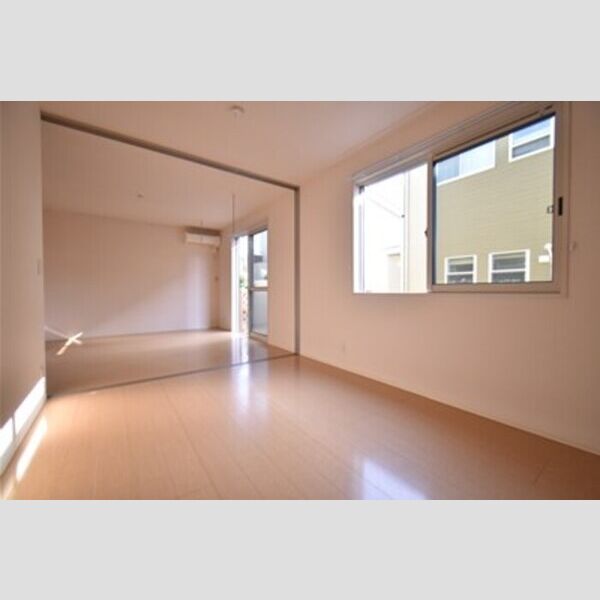 その他 (居室とリビングダイニング)