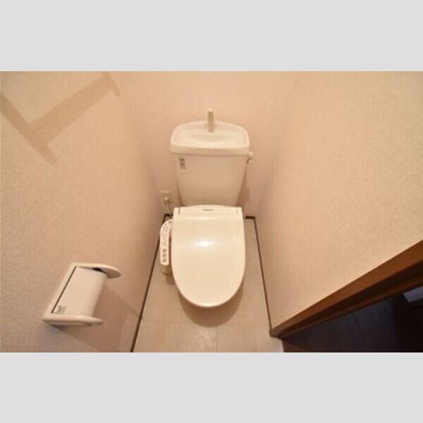 トイレ (トイレ)