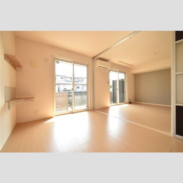 その他 (居室とリビングダイニング)