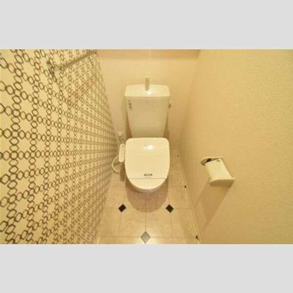 トイレ (トイレ)