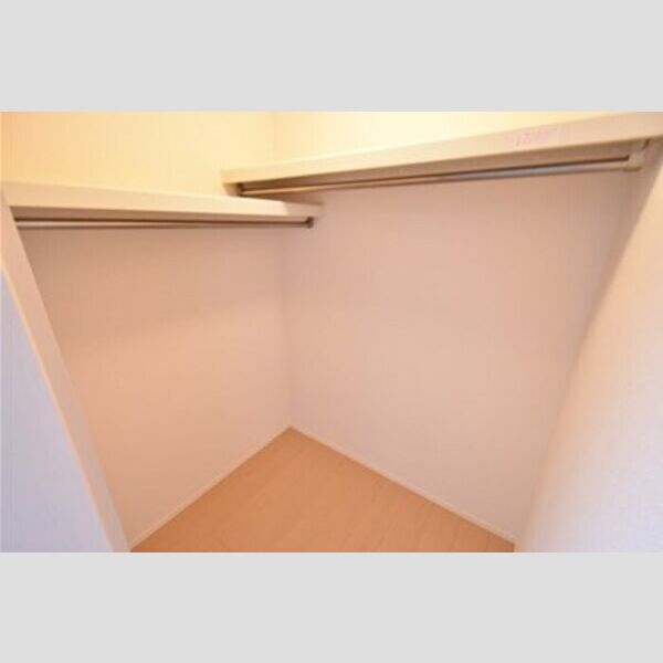 収納 (ウォークインクローゼット)