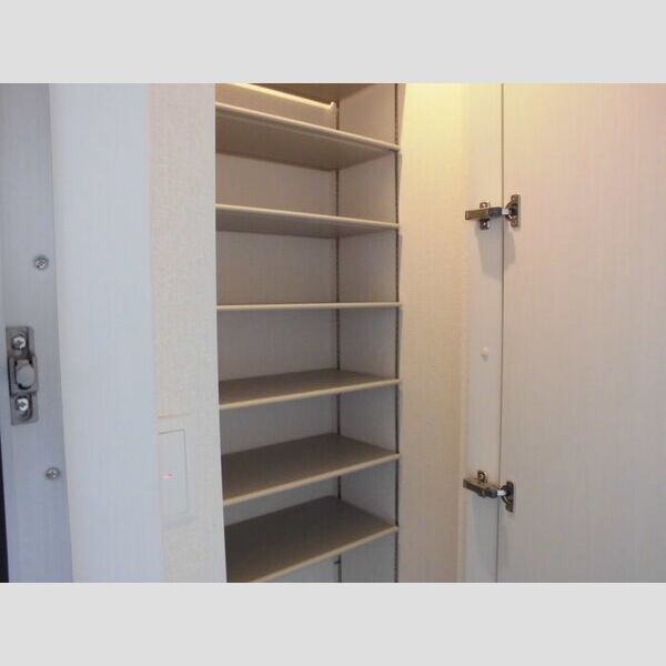 収納 (♪玄関のシューズボックスです♪)