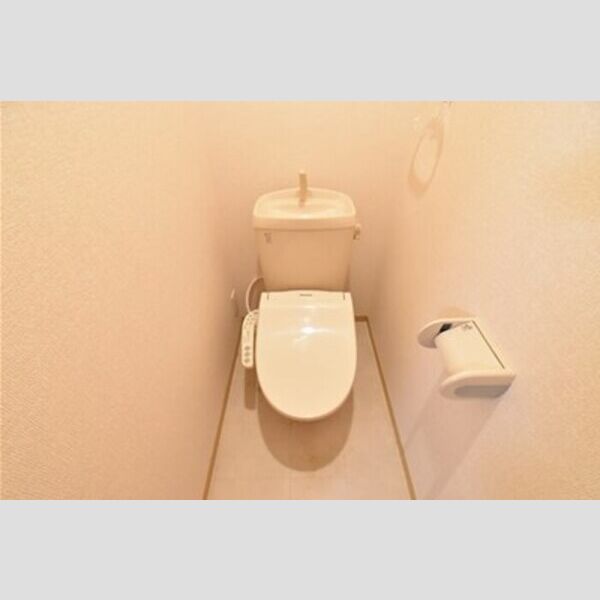 トイレ (トイレ)