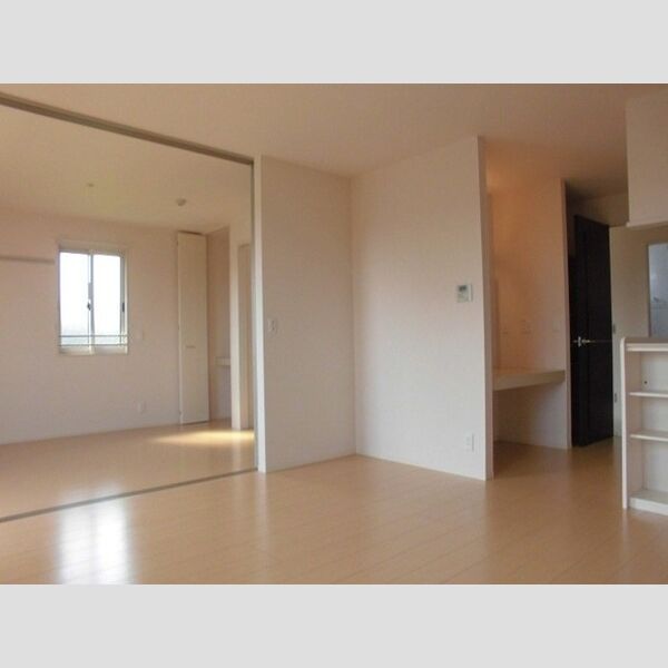 その他 (■LDKから西側洋室を撮影しました■)