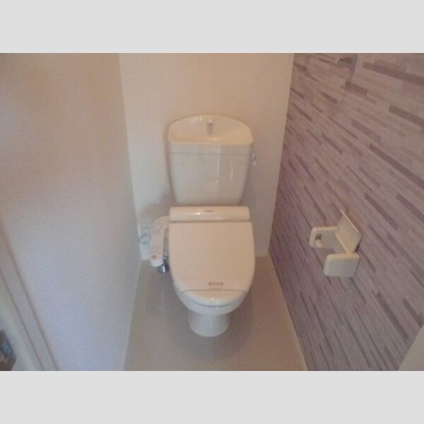 トイレ (■温水洗浄暖房便座機能付です■)