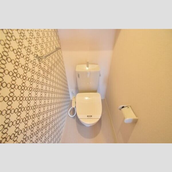 トイレ (トイレ)