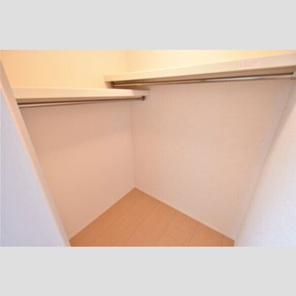 収納 (ウォークインクローゼット)