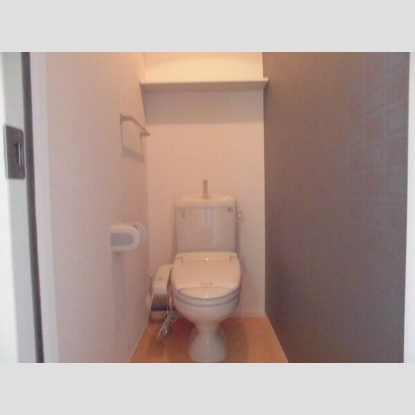 トイレ (■温水洗浄暖房便座機能付のトイレです■)