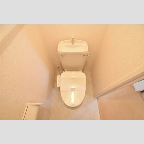トイレ (トイレ)