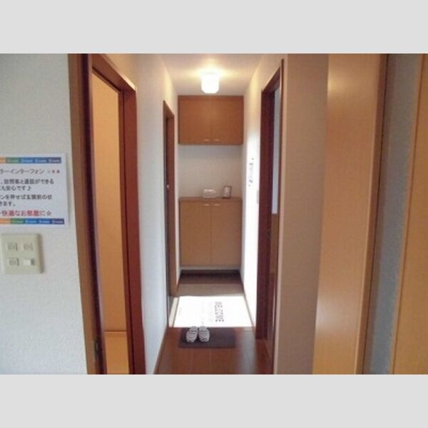 玄関 (♪玄関と下駄箱です♪)