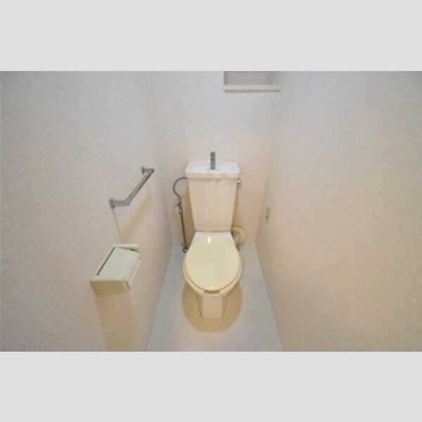 トイレ (トイレ)