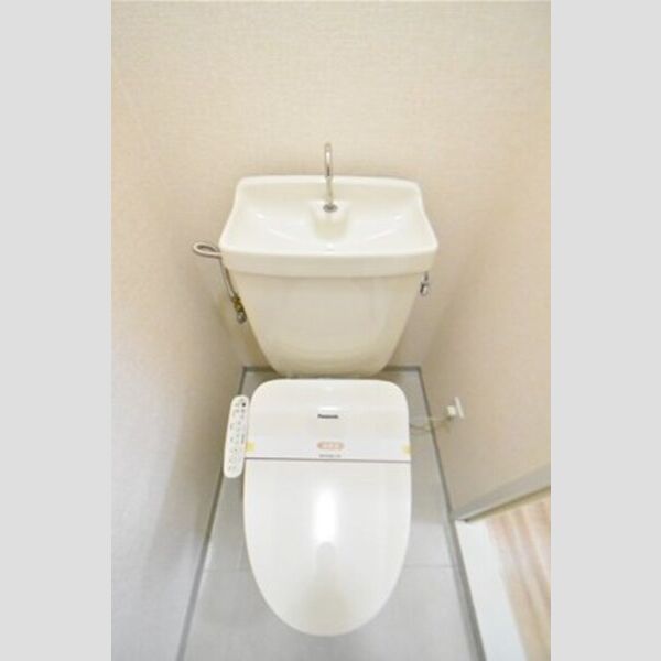 トイレ (温水洗浄便座付トイレ)