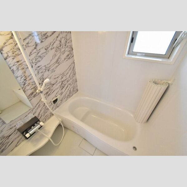 バス (側窓付の明るい一坪風呂 (追焚機能付))