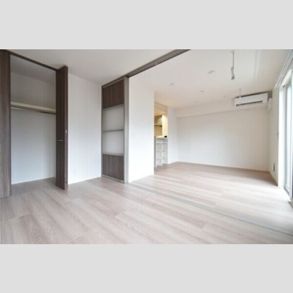 その他 (居室とリビングダイニング)