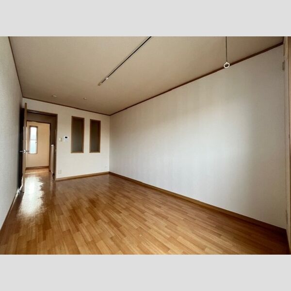 居室・リビング (2階洋室)