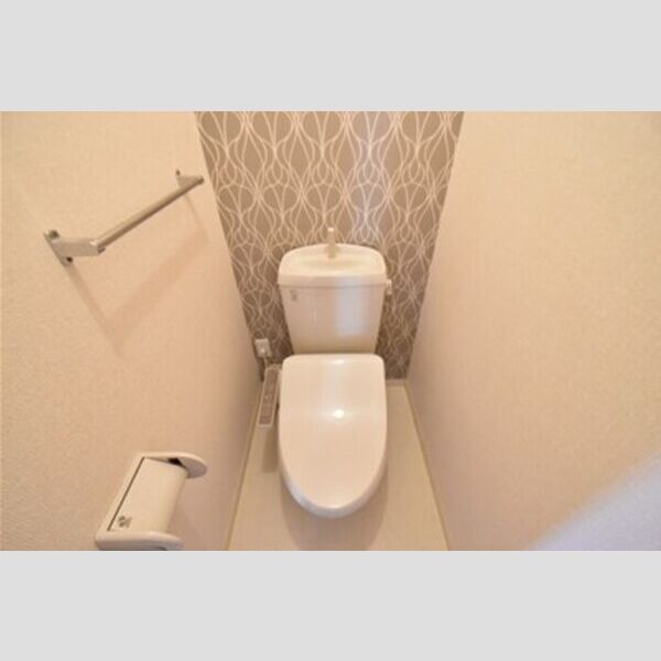 トイレ (トイレ)