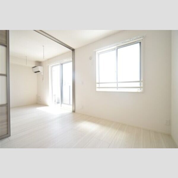 その他 (居室とリビングダイニング)