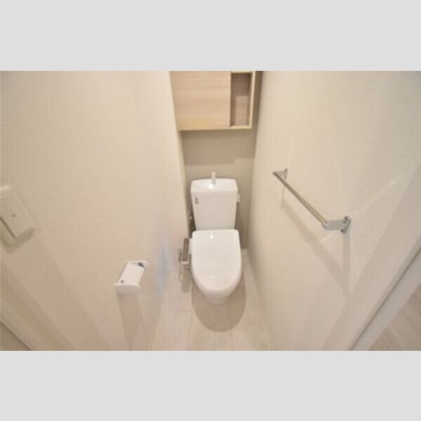 トイレ (トイレ)