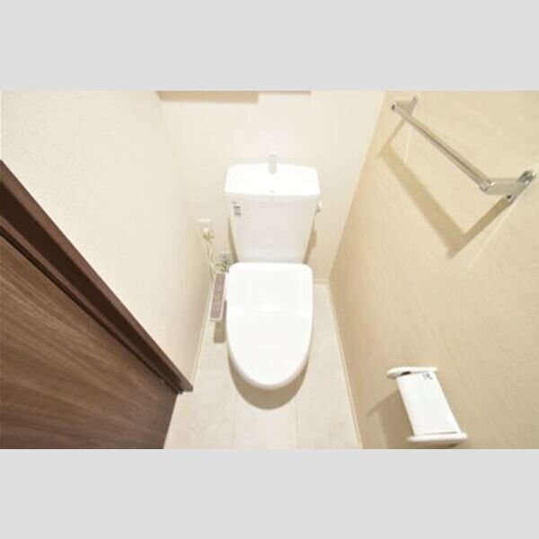 トイレ (トイレ)
