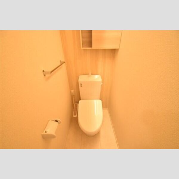 トイレ (トイレ)