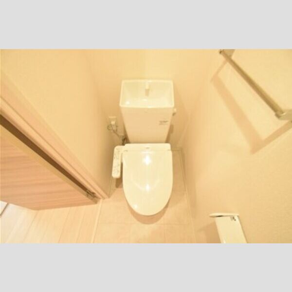 トイレ (トイレ)