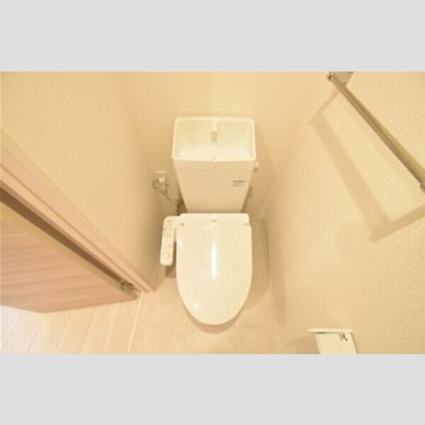 トイレ (トイレ)