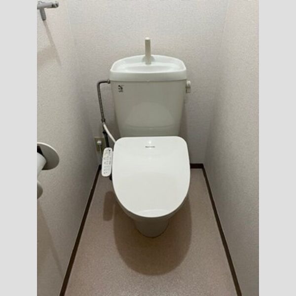 トイレ (トイレ)