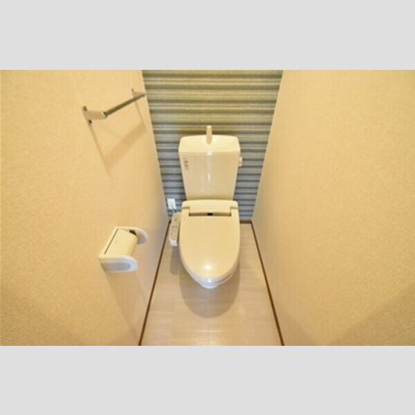 トイレ (トイレ)