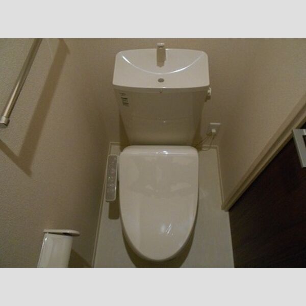 トイレ (♪温水洗浄暖房便座♪)