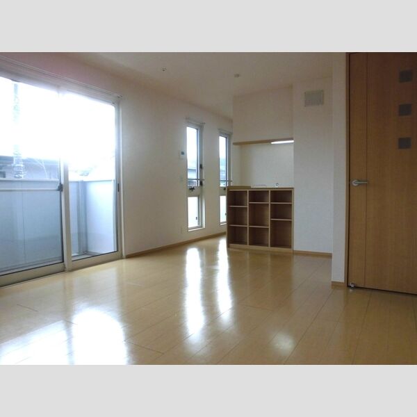 居室・リビング (♪キッチンカウンター下が収納になっています♪)