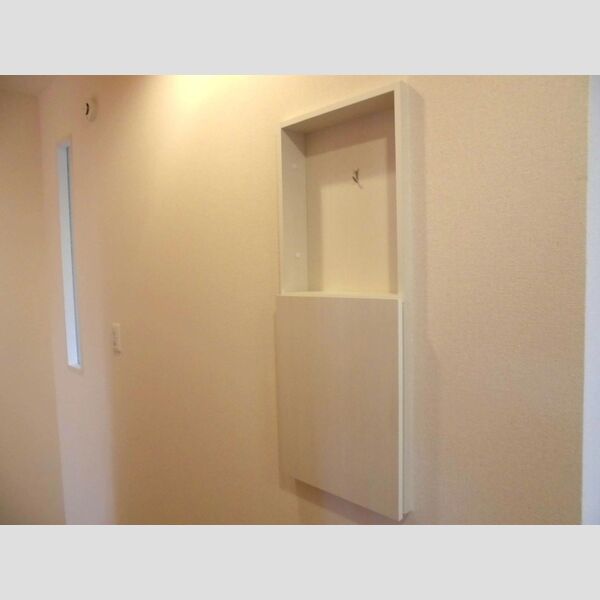 収納 (♪廊下の壁面収納です♪)