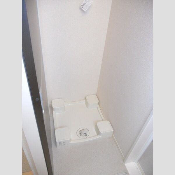 その他 (洗濯機置き場)