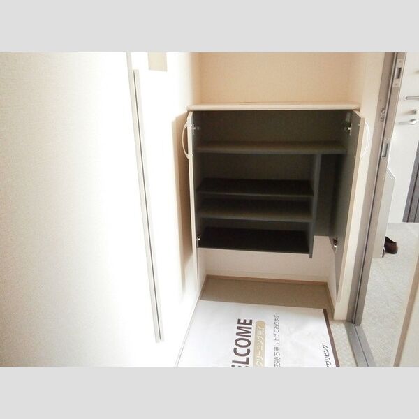 玄関 (♪玄関+シューズボックス♪)