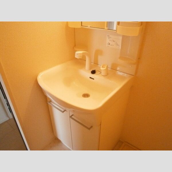 洗面所 (♪洗髪洗面化粧台♪)