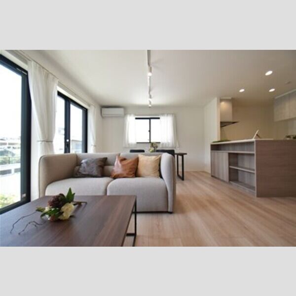 その他 (リビングダイニング(家具家電備品等は設置されておりません))