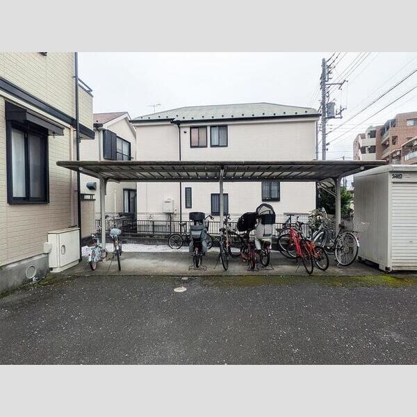 現地周辺 (駐輪場)