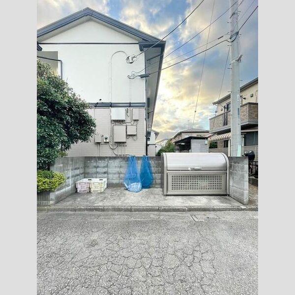 現地周辺 (ゴミ置き場)