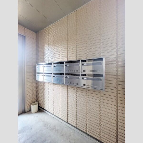 現地周辺 (ポスト)