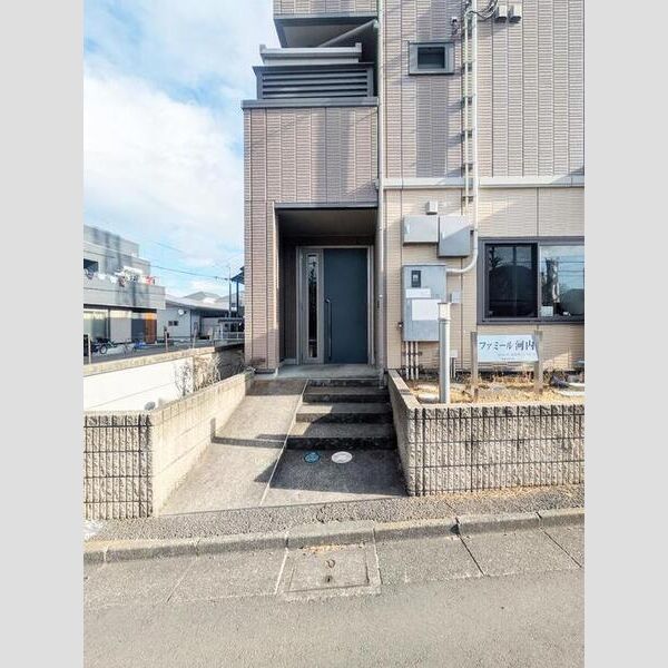 エントランス (エントランス)