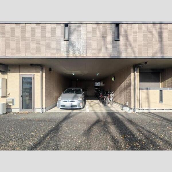 駐車場 (駐車場)