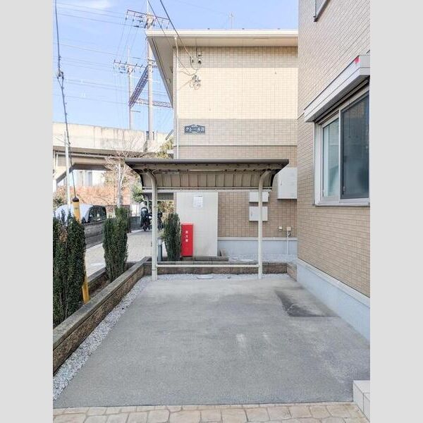 現地周辺 (駐輪場)