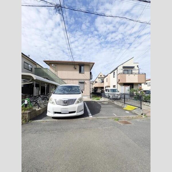 駐車場 (駐車場)
