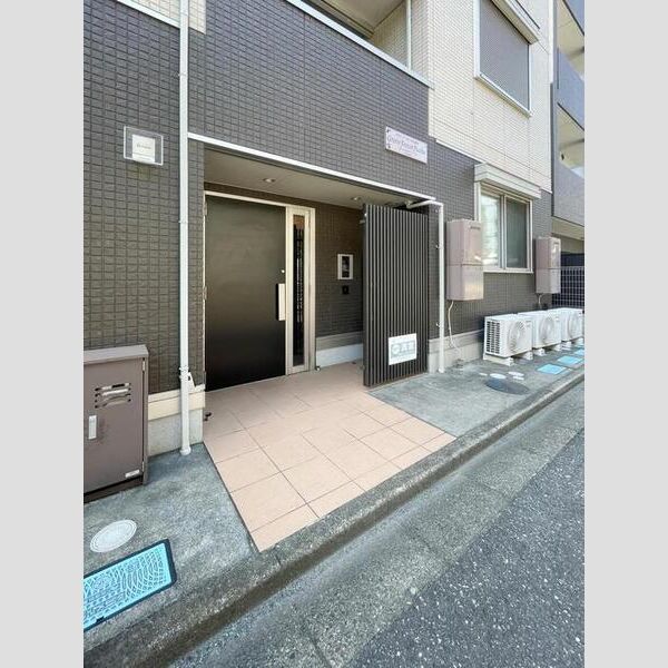エントランス (エントランス)